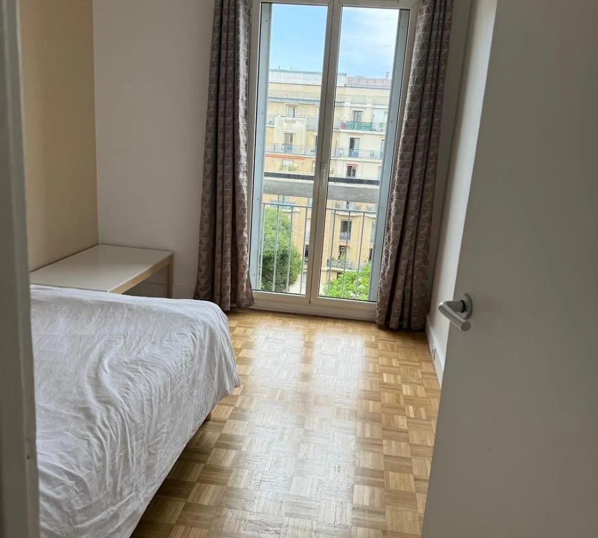 Modern Apartment - Pont Mirabeau París 0*,  Francia