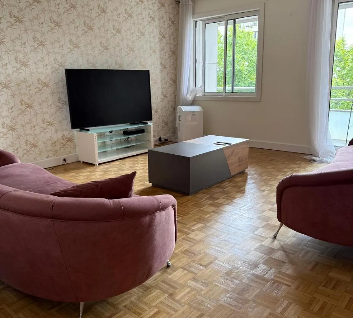 Modern Apartment - Pont Mirabeau París